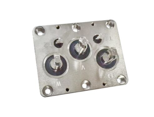 Τερματικός πίνακας σύνδεσης από χάλκινο υλικό με ακίδες, συμπεριλαμβανομένων 10 πόλων, σχεδιασμένος για ηλεκτρική σύνδεση σε συστήματα ελέγχου